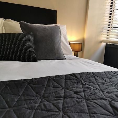 Axiom Apartment - Beautiful Stylish 2 Bed. Cheltenham Extérieur photo
